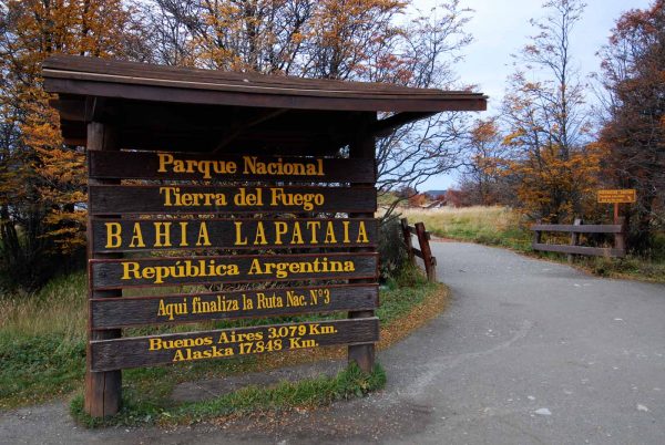 http://www.tolkeyenpatagonia.com/wp-content/uploads/2015/06/Parque-Nacional-Tierra-del-Fuego-Bah%C3%ADa-Lapataia.jpg