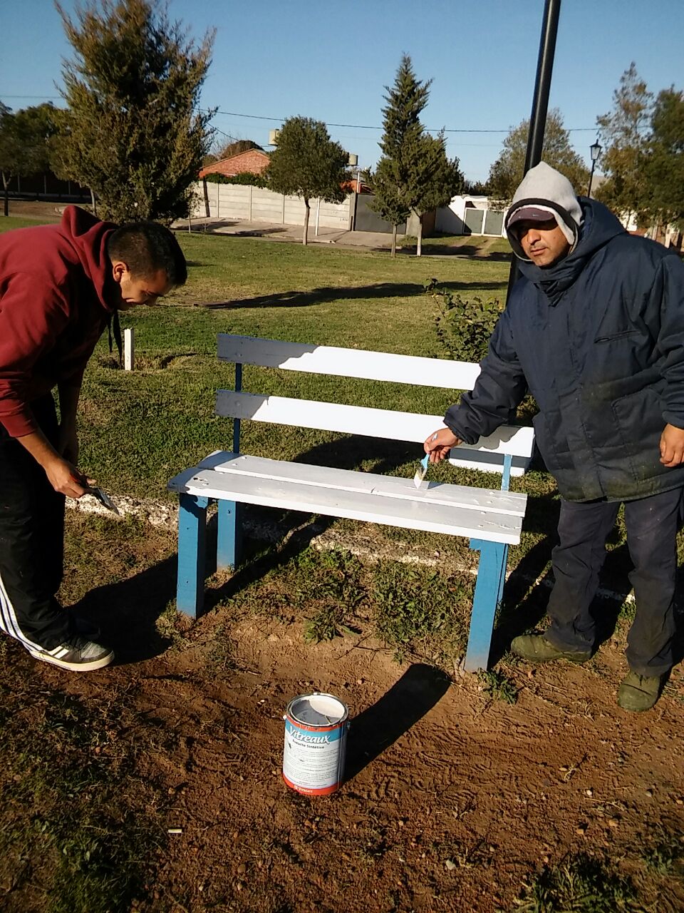 jóvenes trabajan en plazas (2) (1)