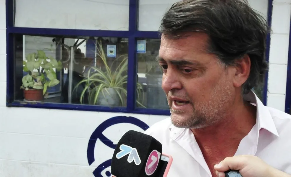 Clausuraron preventivamente una empresa pesquera por volcar líquidos contaminantes al río Chubut