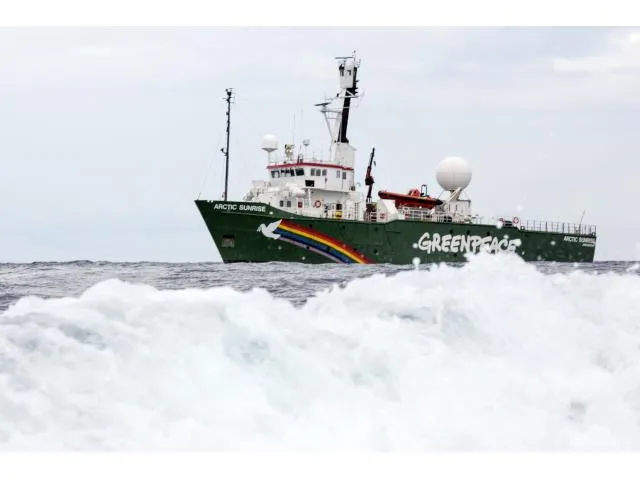 Ha vuelto un barco de Greenpeace a Punta Arenas  BARCO DE GREENPEACE LLEGA A PUNTA ARENAS POR UN SANTUARIO EN LA ANTÁRTICA 