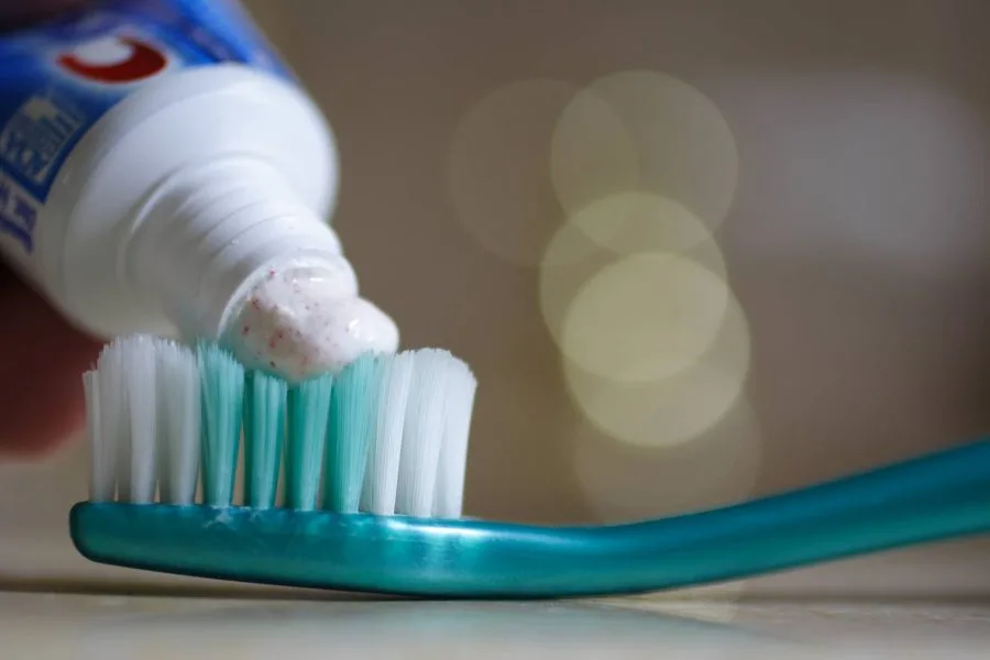 Reino Unido: Prohíben los microplásticos en los cosméticos