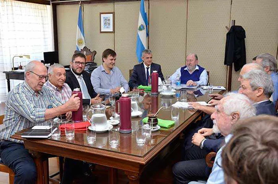 Se reúnen para empezar a definir el caudal del Atuel