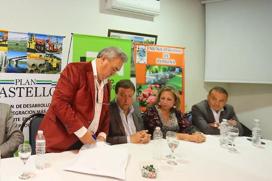 Se presentaron tres empresas   Plan Castello: abrieron ofertas para el mejoramiento de la conducción del brazo sur del río Negro