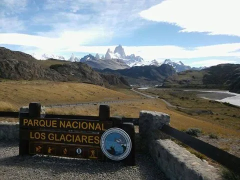Hoy CHARLA PÚBLICA  «IMPLEMENTACIÓN DE TÉCNICAS GEOMÁTICAS PARA EL ESTUDIO DE FENÓMENOS NATURALES: INESTABILIDAD DE LADERA EN LAGUNA TORRE, EL CHALTÉN