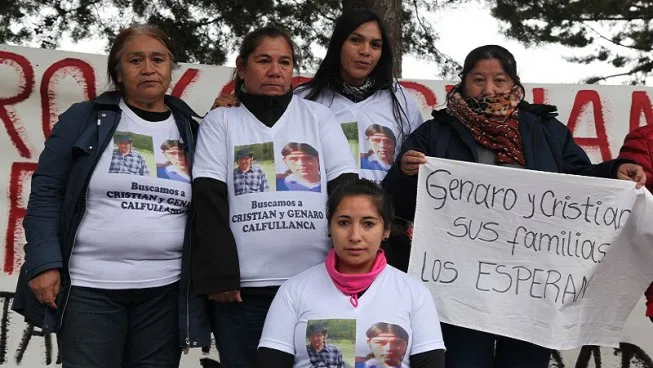 DESAPARECIDOS EN “DEMOCRACIA”  Genaro y Cristian Calfullanca, padre e hijo mapuches desaparecidos hace cinco años en Chubut