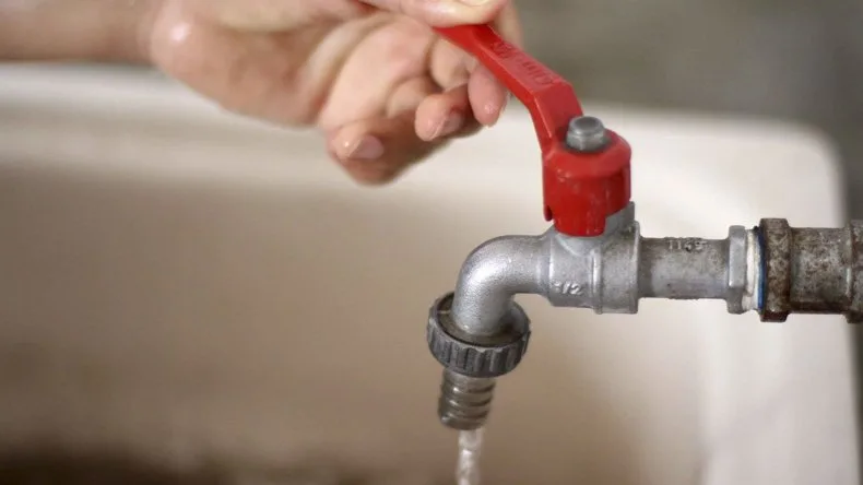 Chubut: Por tareas de YPF, tres ciudades se quedan sin agua por 30 horas
