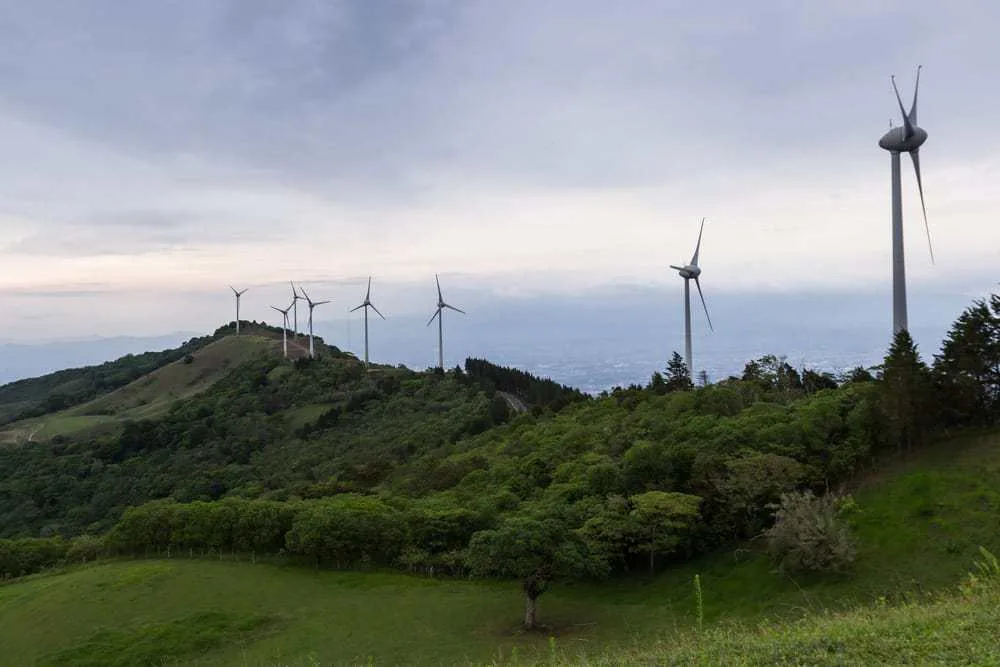 Nuevo récord: Costa Rica celebra 300 días viviendo solo con energía renovable