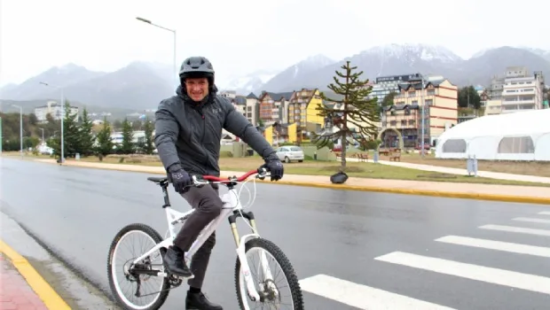 PARA DESCOMPRIMIR EL TRÁFICO EN LA CIUDAD: Bertotto impulsa el uso de bicicletas en Ushuaia