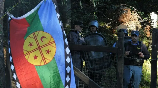 Mapuches intentan frenar un emprendimiento privado a orillas del Correntoso