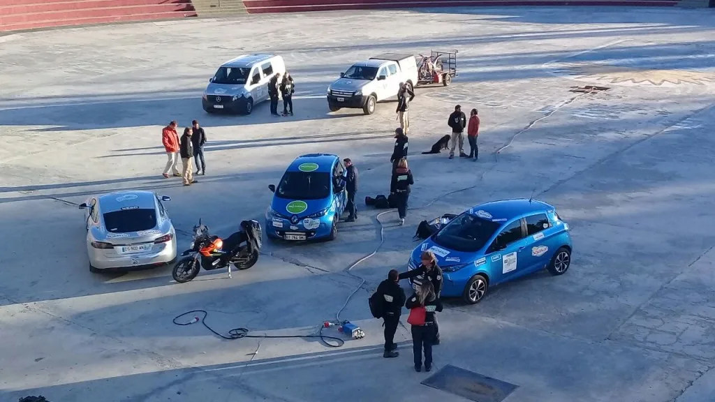 “La Expedición Verde” de autos eléctricos llego a El Calafate