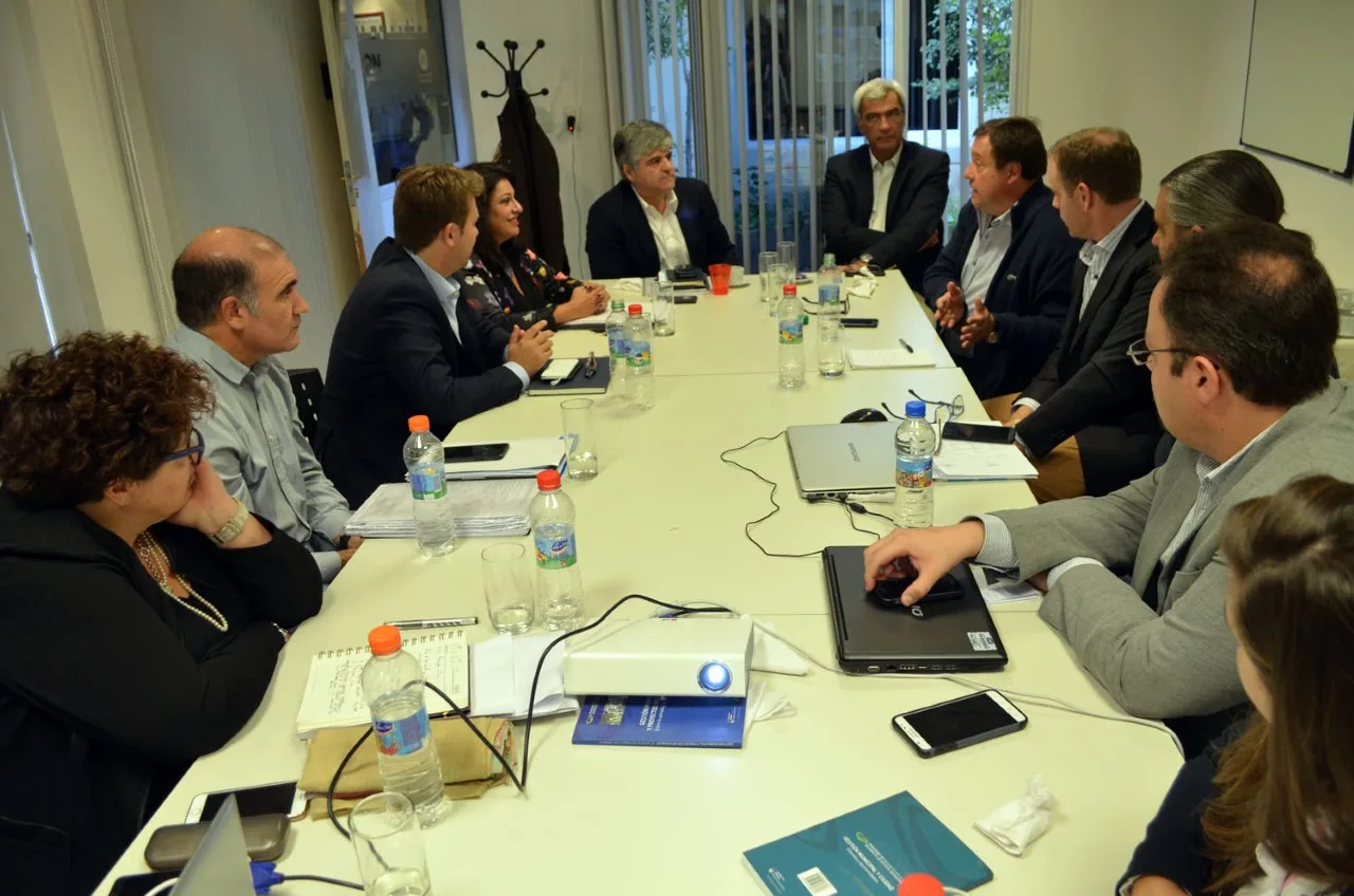 YPF presentó al Gobernador Weretilneck su plan de inversiones en la provincia
