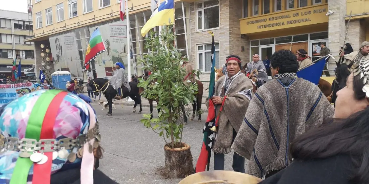 Comunidades mapuches de Valdivia acuden a la Contraloría para detener modificaciones a ley Indígena