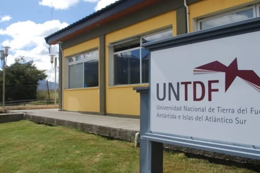 La UNTDF presentará el libro “Pensar Malvinas en la Universidad” en su sede de Ushuaia