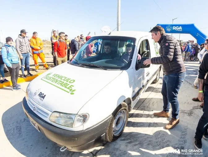 Río Grande es el primer Municipio del país en convertir un auto de combustión a eléctrico