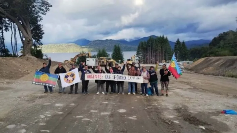 Vecinos de Villa la Angostura afirmaron que el municipio es funcional al Lof Paicil Antriao