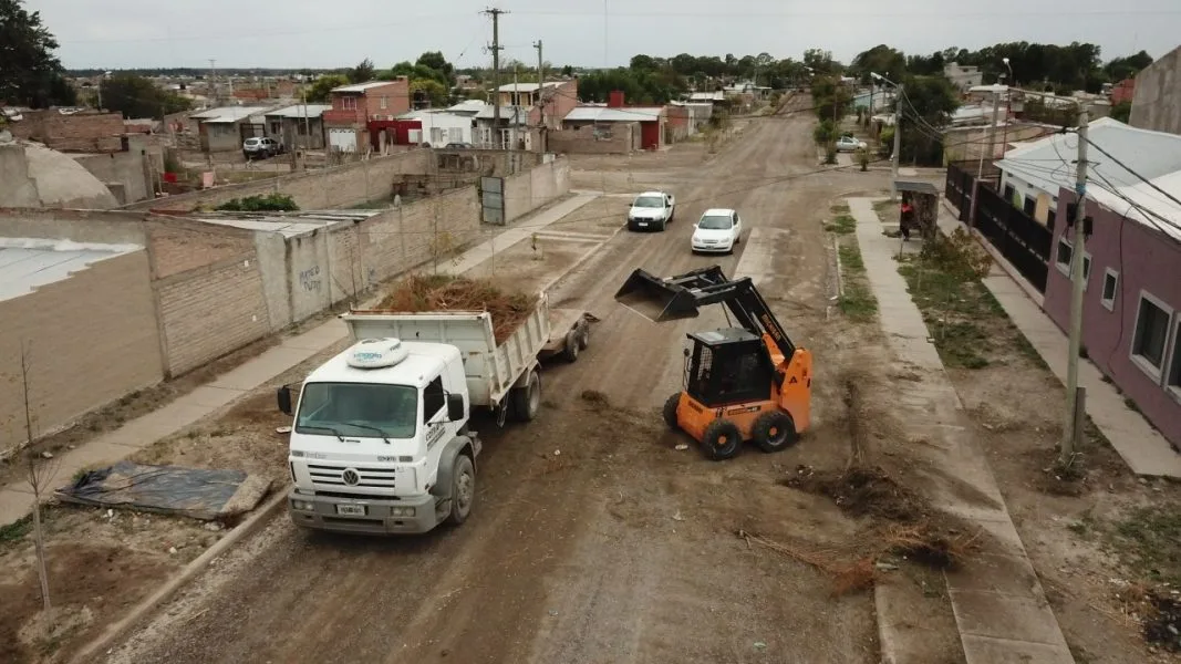 Continúan los operativos de limpieza en los barrios para fortalecer la higiene urbana