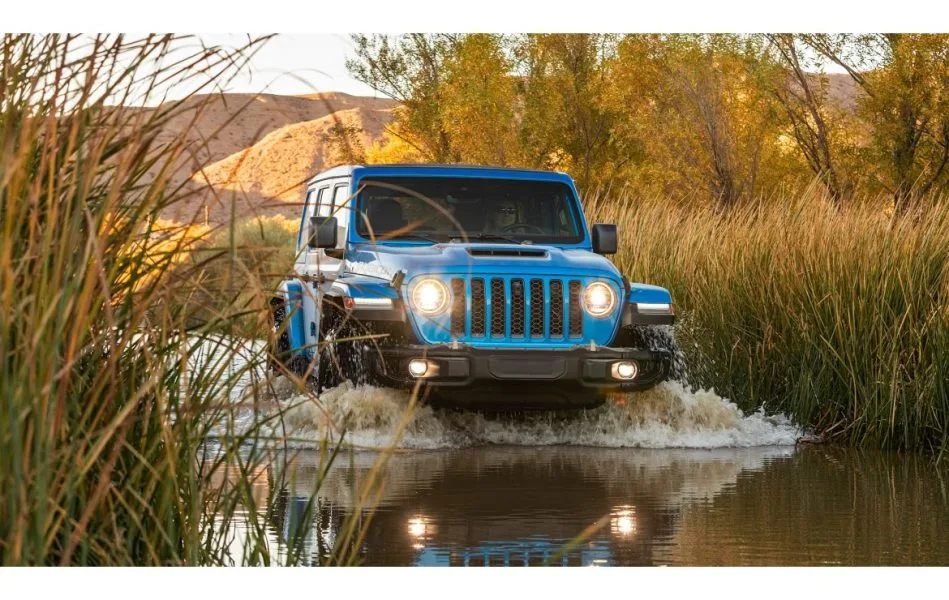 La marca Jeep® acompaña a Trown en la reforestación de bosques en la Patagonia