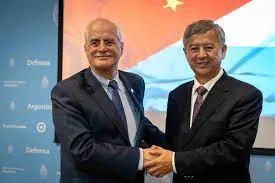 Comitiva china se reunió con el Gobierno para impulsar cooperación militar