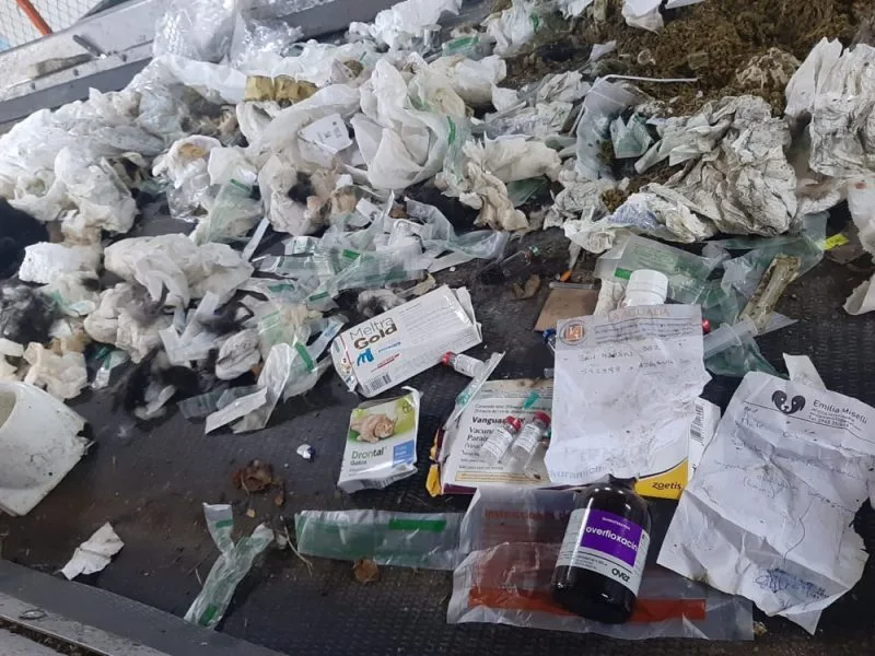 En Esquel recuerdan que «es un delito federal» arrojar residuos patológicos en la basura domiciliaria