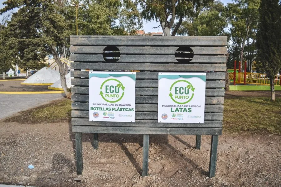 Se colocó el primer Eco Punto de latas y plásticos en Plaza Güemes de Rawson