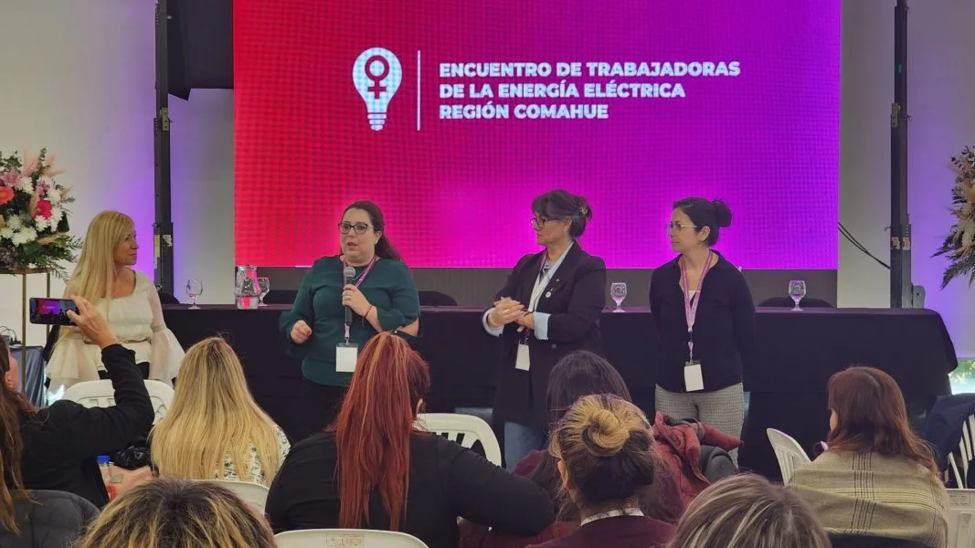 Mujeres de la energía eléctrica dijeron presente en el Encuentro de la región Comahue