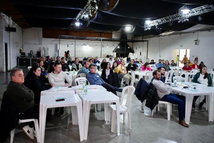 Ambiente acompaña iniciativas locales para enfrentar el cambio climático