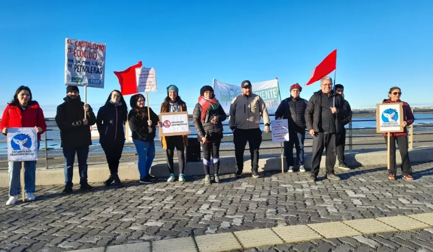 Ambientalistas marchan contra el Proyecto Fénix