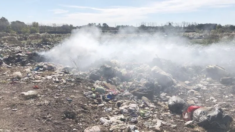 El Gobierno amenazó con sacar tierras a quienes denunciaron irregularidades en el basural de Luján