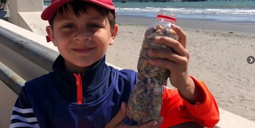 Puerto Madryn: Los chicos de la colonia de JJ Moreno limpiaron la playa
