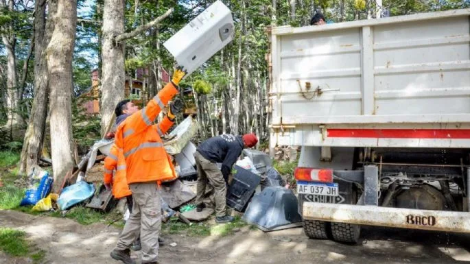 Municipio de Ushuaia realizó jornada de limpieza en distintos barrios