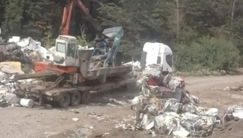 Villa La Angostura recibió una prensa de chatarra de Acindar