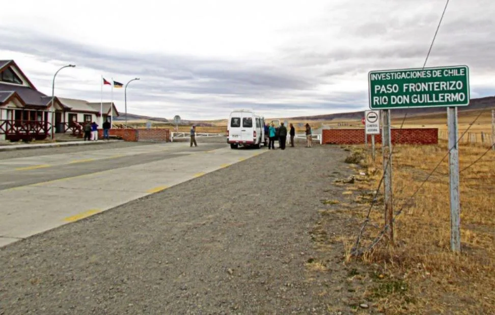 Nueva polémica en la frontera. Ahora exigen contratar guía de turismo al ingresar a Chile