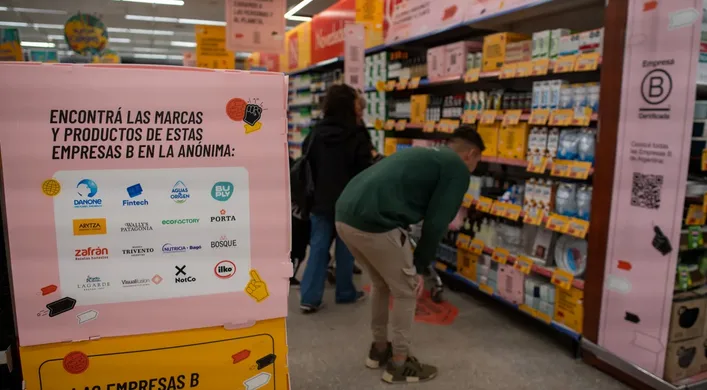 La Anónima Ushuaia forma parte de la campaña “Caminando hacia el futuro”