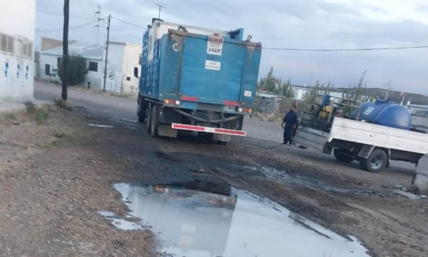Labran acta de infracción por derrame de residuos contaminantes en Cañadon Seco, Santa Cruz