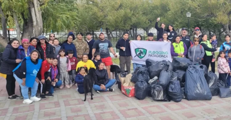 Río Mayo: Se desarrolló la jornada de limpieza «Uniendo voluntades»
