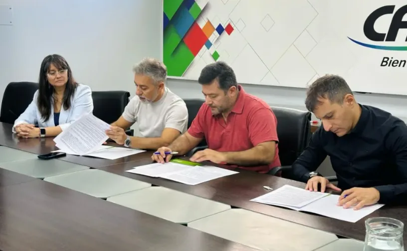 CALF firmó un nuevo acuerdo a favor de la electromovilidad en Neuquén