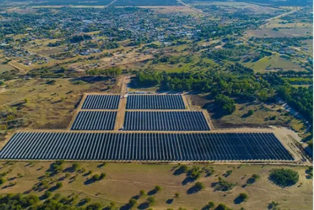 Ziliotto inauguró en Victorica el primer parque solar de La Pampa