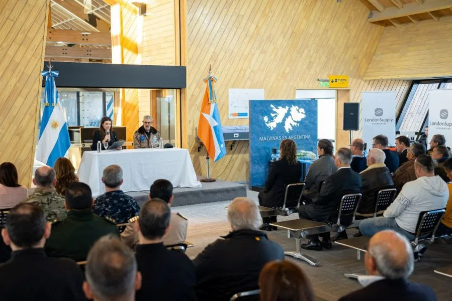 En el aeropuerto de Ushuaia, inauguraron un espacio que rinde homenaje a los Héroes de Malvinas