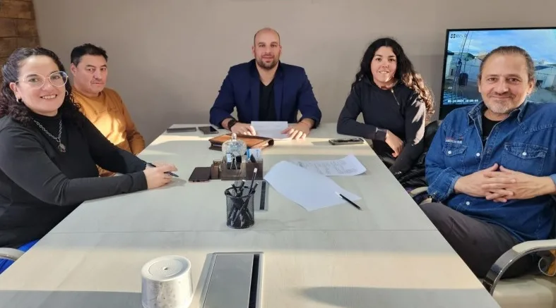 Firma de convenio entre Ambiente Sur y el municipio de Puerto Santa Cruz