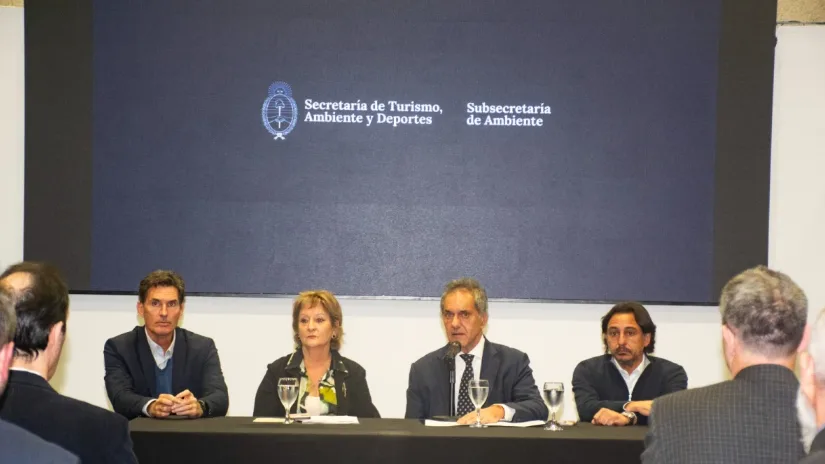 El gobierno de Milei y empresarios buscan simplificar y agilizar trámites ambientales