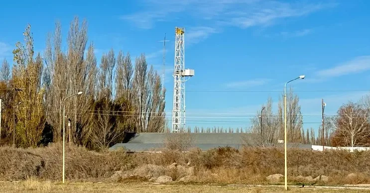 Clausuran una empresa que tiraba agua del fracking al desagüe de Centenario