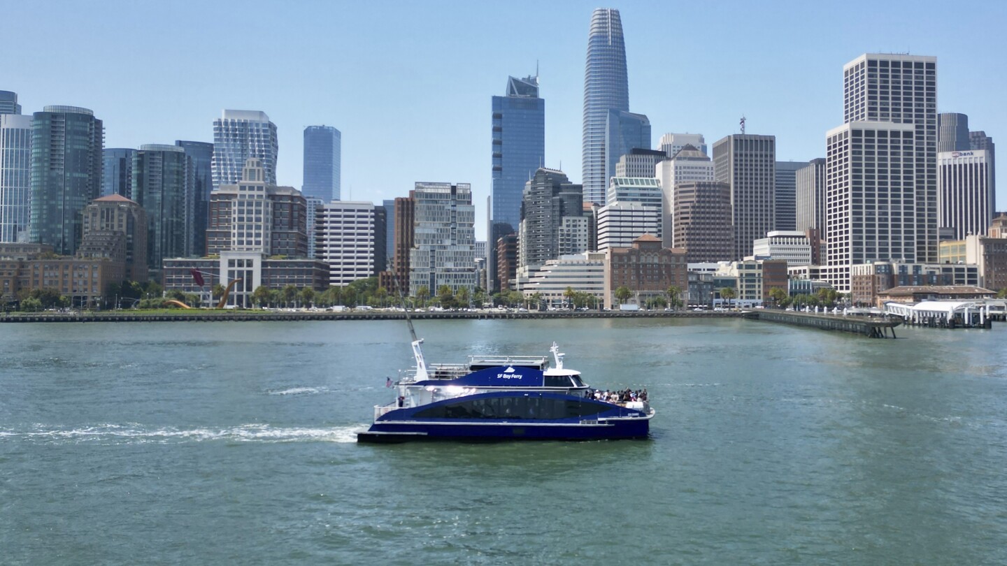El primer ferry comercial propulsado por hidrógeno del mundo circula en la Bahía de San Francisco y el viaje es gratuito