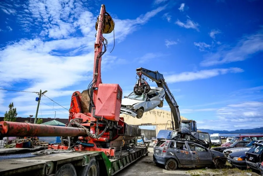 En 2024 el Municipio de Ushuaia compactó 54 vehículos, un total de 115 toneladas
