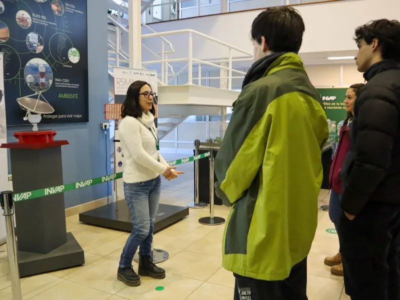 Estudiantes de la UNRN Realizan Pasantías en INVAP y Otras Empresas de Bariloche y la Comarca Andina