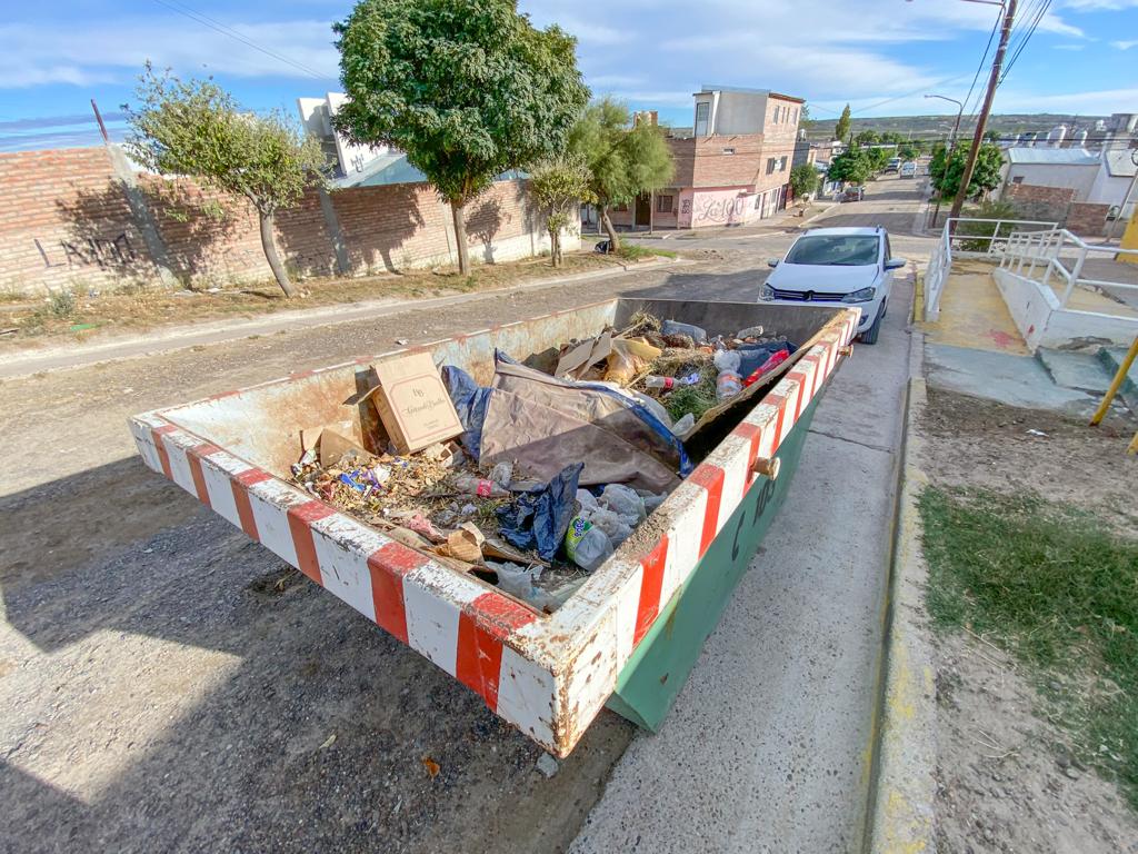 Puerto Madryn inicia ronda de limpieza con contenedores en diversos Barrios