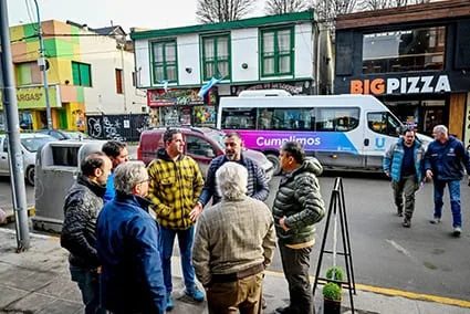 La municipalidad de Ushuaia y comerciantes evaluaron ubicación de las campanas para residuos