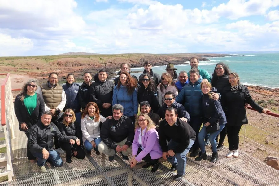 Chubut impulsa conectividad en reservas de pingüinos para potenciar el turismo