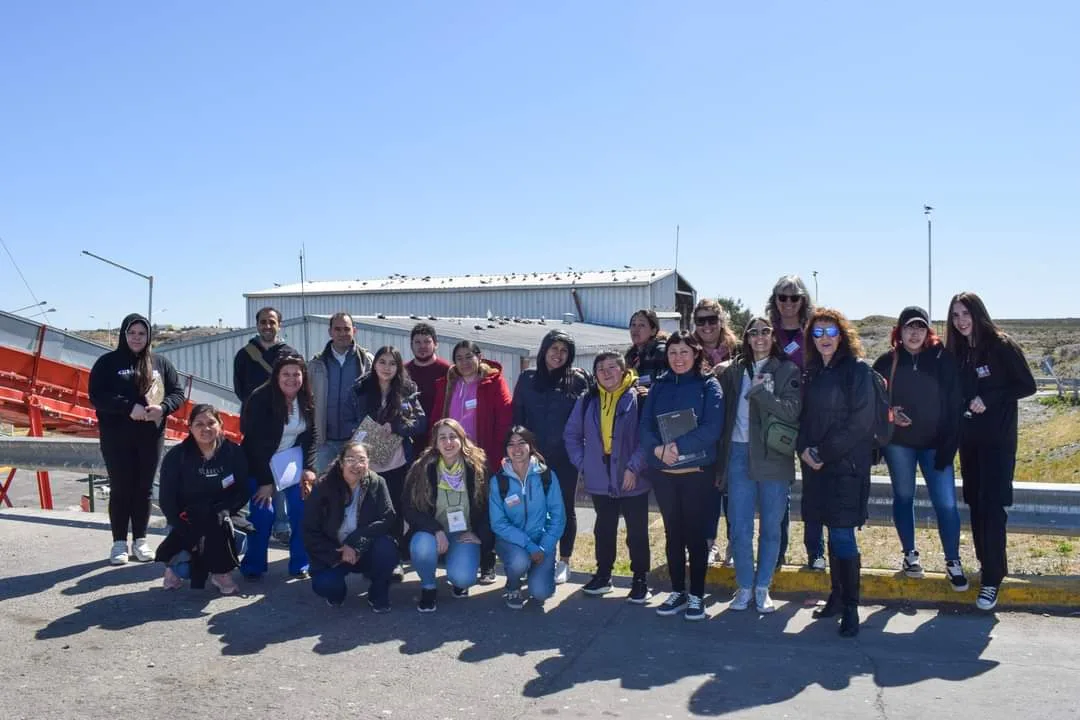 Promotores ambientales de Chubut visitan planta de separación en Trelew
