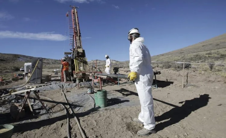 Mendoza invita a visitar el proyecto minero hierro indio