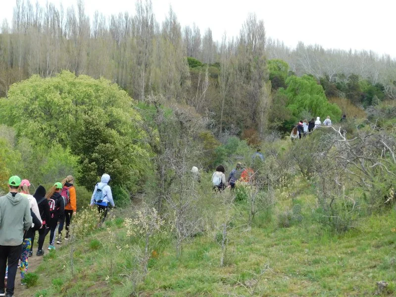 Patagones celebra la primavera con una caminata de aventura y conciencia ambiental